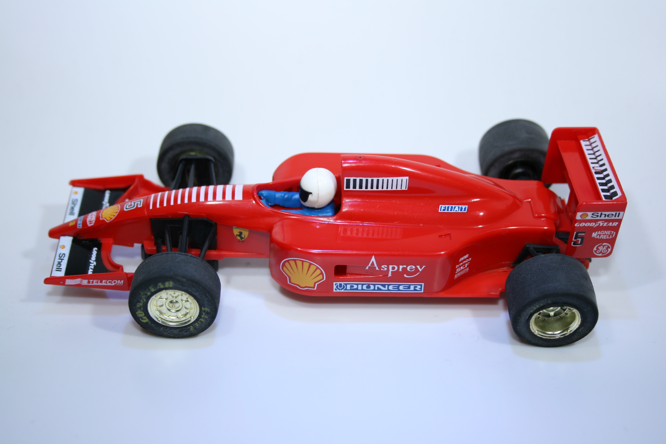 22 Ferrari F310B 1997 M Schumacher Scalextric C2108W 1998