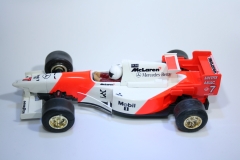 38 Mclaren MP4/10B 1995 M Blundell Scalextric C585 1996
