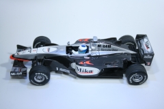 46 Mclaren MP4/14 1999 M Hakkinen Carrera 25424 2000