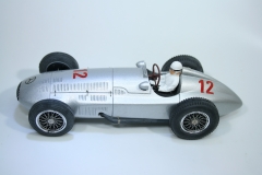 1221 Mercedes W154 1938-39 R Caracciola Hobby Classic CL01 2001