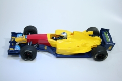 1319 Renault R27 Monoplaza F1 Scalextric H2948B Pre Production Paint Sample