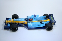 174 Renault R24 2004 F Alonso Scalextric C2582 2004 Boxed